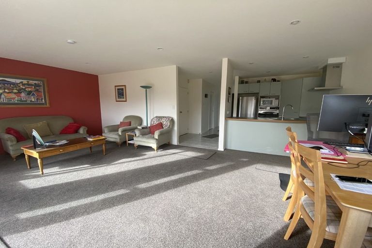 Photo of property in 4/14 Fields Parade, Oteha, Auckland, 0632