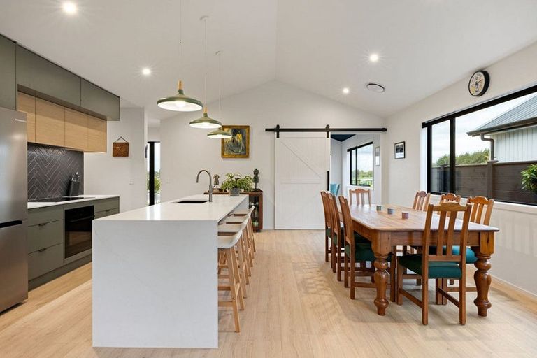 Photo of property in 90 Hugo Shaw Drive, Cambridge, 3434