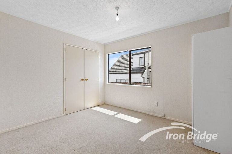 Photo of property in 75 Meadowvale Rise, Titirangi, Auckland, 0604