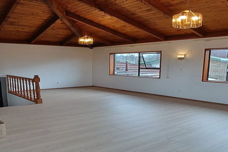 Photo of property in 34b Mark Edward Drive, Half Moon Bay, Auckland, 2012