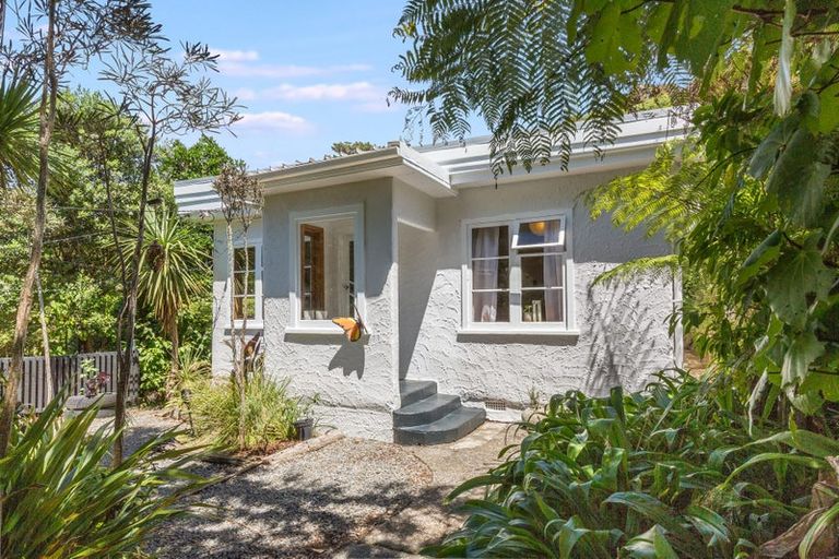 Photo of property in 63 Airlie Road, Plimmerton, Porirua, 5026