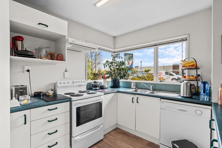 Photo of property in 1/84 Main North Road, Papanui, Christchurch, 8052