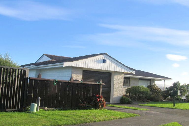 Photo of property in 5 Doon Grove, Papakowhai, Porirua, 5024
