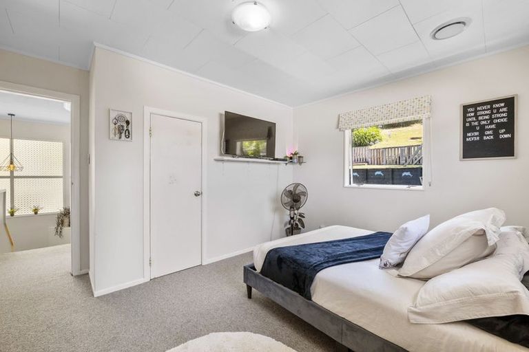 Photo of property in 74 Awanui Street, Merrilands, New Plymouth, 4312