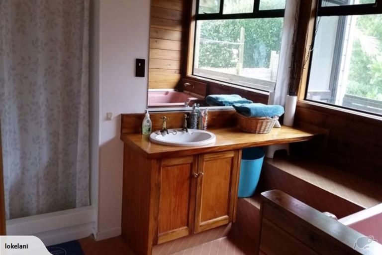 Photo of property in 12 Kaitake Place, Oakura, 4314