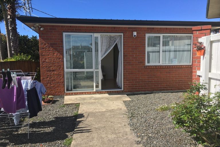 Photo of property in 104a Mellons Bay Road, Mellons Bay, Auckland, 2014