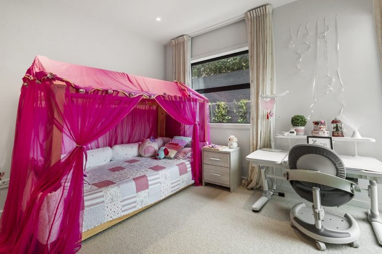 Photo of property in 61a Castor Bay Road, Castor Bay, Auckland, 0620