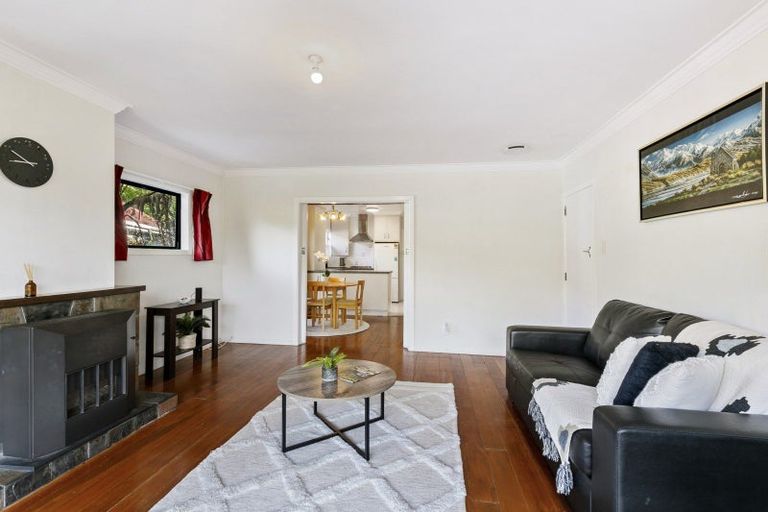 Photo of property in 20 Lyndhurst Road, Tawa, Wellington, 5028