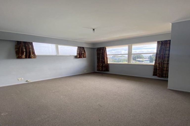 Photo of property in 11 Beswick Place, Birkdale, Auckland, 0626