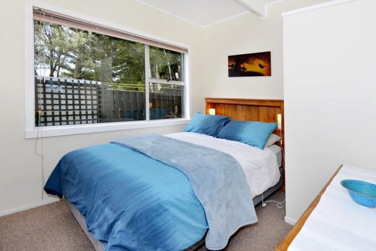 Photo of property in 12 Nor'east Drive, Northcross, Auckland, 0632
