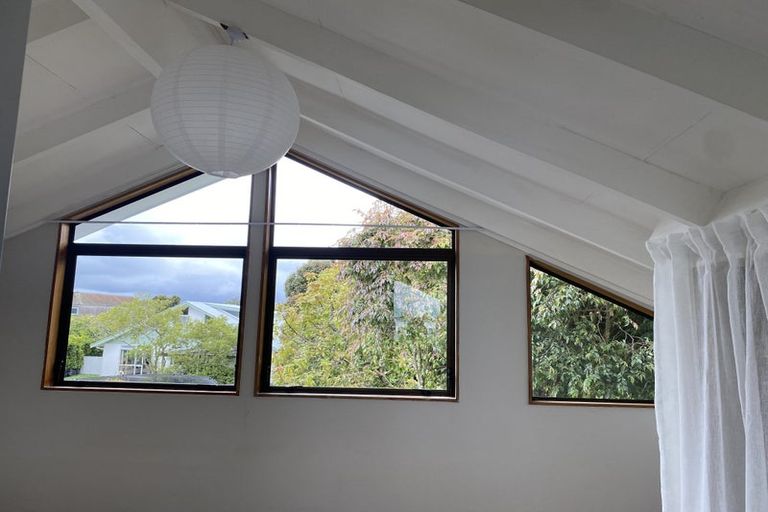 Photo of property in 5/25a Beach Road, Te Atatu Peninsula, Auckland, 0610