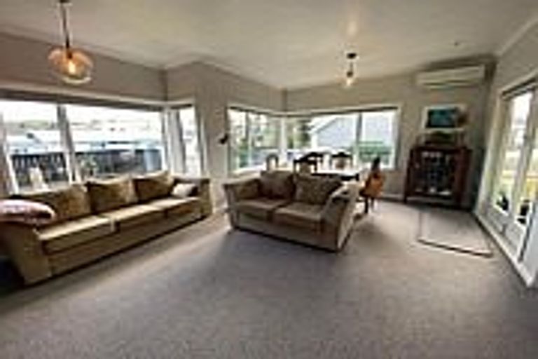 Photo of property in 79 Tipahi Street, Nelson South, Nelson, 7010