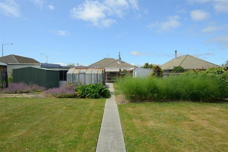 Photo of property in 22 Shands Road, Hornby, Christchurch, 8042