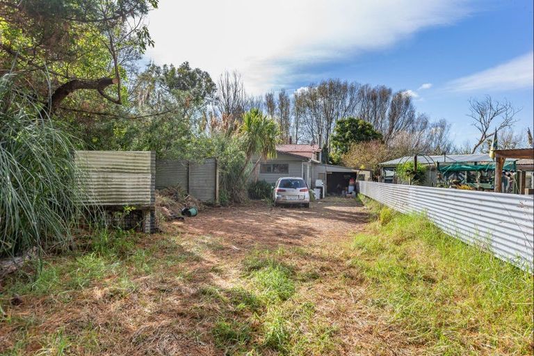 Photo of property in 1 Hokio Road, Hokio Beach, Levin, 5571