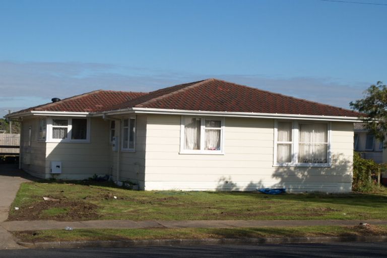 Photo of property in 227 Robertson Road, Mangere East, Auckland, 2024