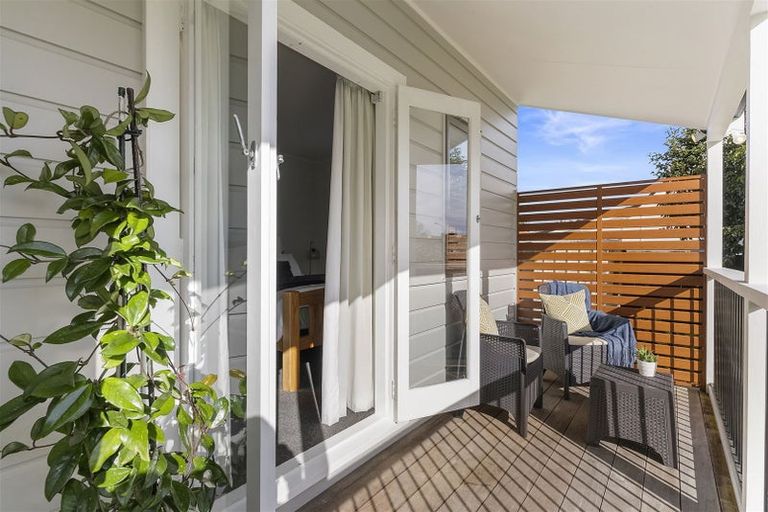 Photo of property in 57 Kurnell Drive, Botany Downs, Auckland, 2010