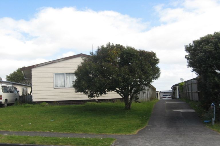 Photo of property in 2/20 Burundi Avenue, Clendon Park, Auckland, 2103