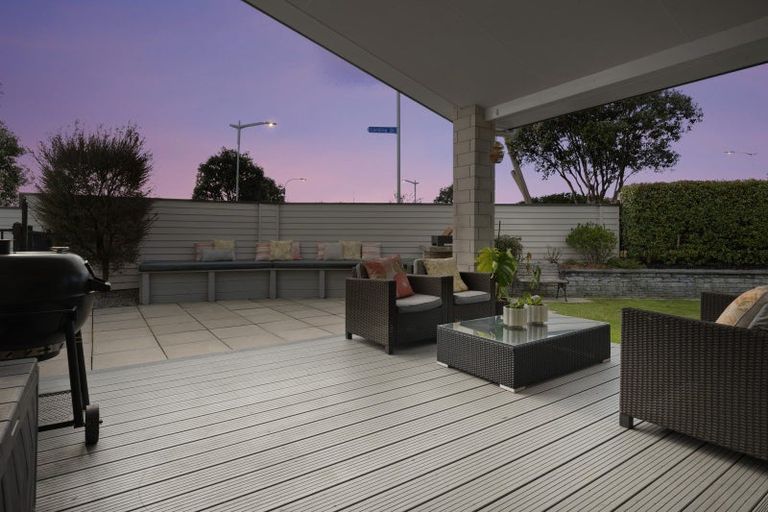 Photo of property in 1 Landing Drive, Pyes Pa, Tauranga, 3112