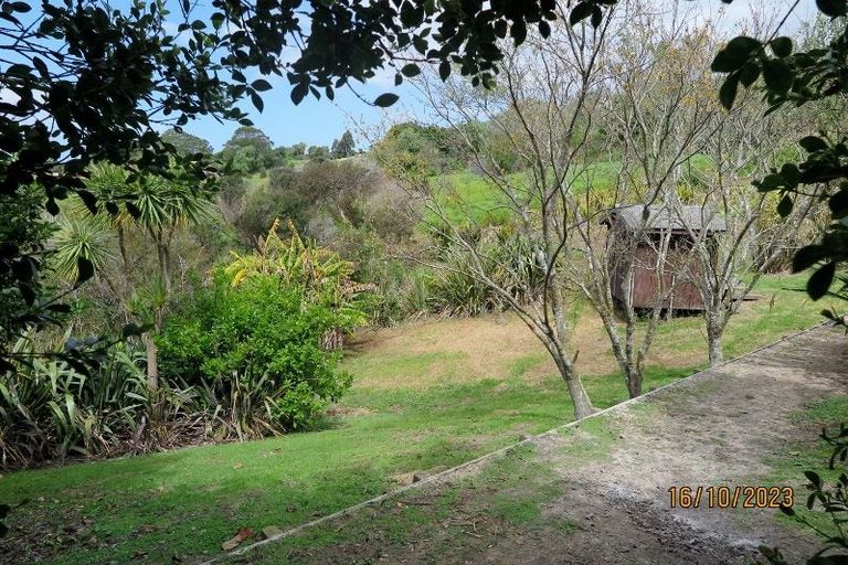 Photo of property in 1/6 Roberts Road, Matakatia, Whangaparaoa, 0930