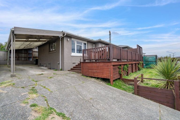 Photo of property in 44 Ocean Beach Road, Bluff, 9814