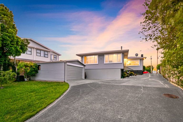 Photo of property in 1/53 Verran Road, Birkenhead, Auckland, 0626