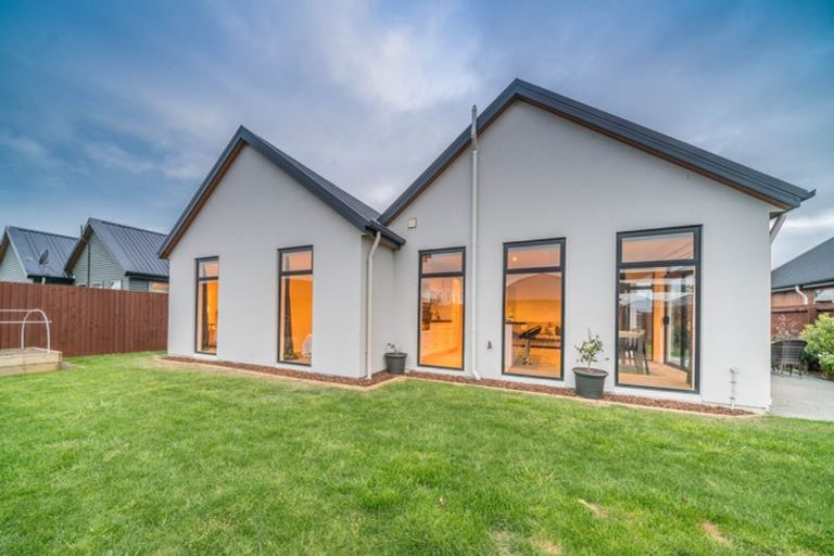 Photo of property in 21 Meyer Crescent, Halswell, Christchurch, 8025