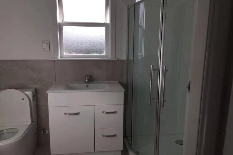 Photo of property in 36 Longburn Road, Henderson, Auckland, 0610