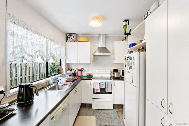 Photo of property in 1/178 Beach Haven Road, Beach Haven, Auckland, 0626