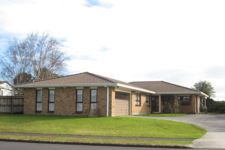 Photo of property in 198 Carnoustie Drive, Wattle Downs, Auckland, 2103