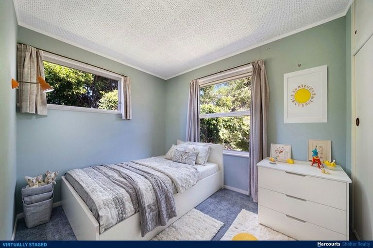 Photo of property in 1 Alwyn Avenue, Te Atatu South, Auckland, 0610