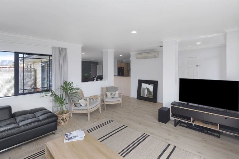 Photo of property in 35 Eastwood Rise, Waimairi Beach, Christchurch, 8083