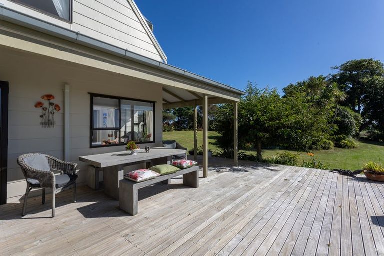 Photo of property in 115 Wilson Road, South Head, Helensville, 0874