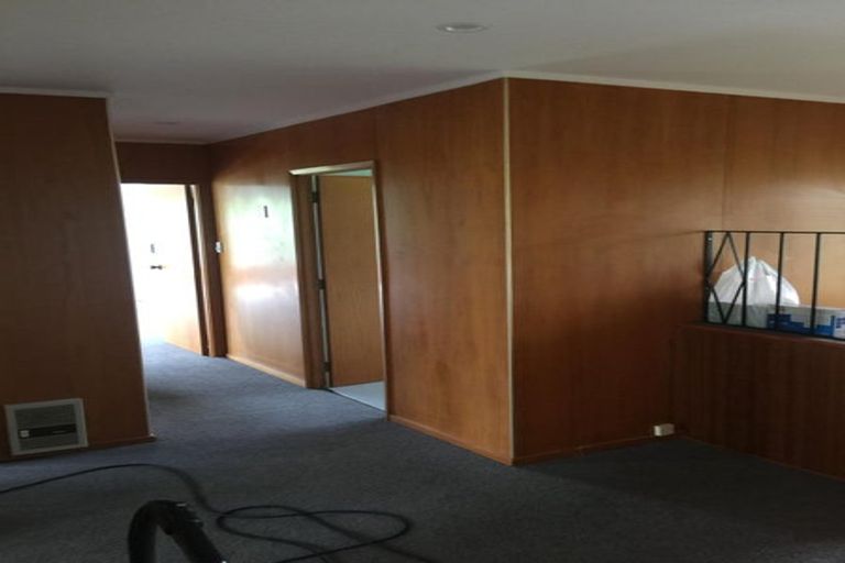 Photo of property in 17 Butterworth Drive, Glendene, Auckland, 0602