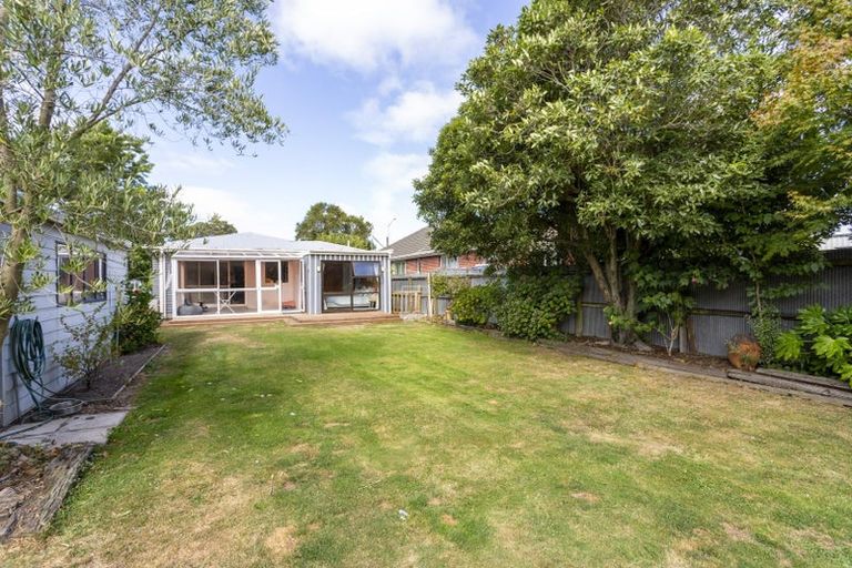 Photo of property in 422 Yaldhurst Road, Russley, Christchurch, 8042