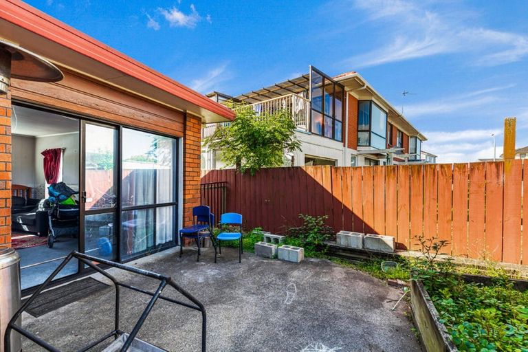 Photo of property in 2/27 Omana Road, Papatoetoe, Auckland, 2025