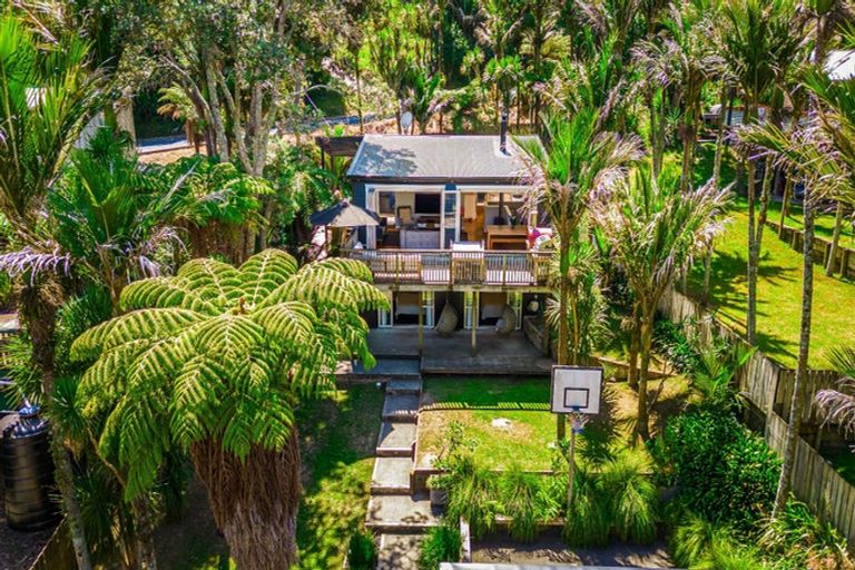 Photo of property in 80 Motutara Road, Muriwai, Waimauku, 0881