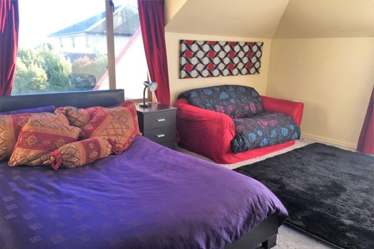 Photo of property in 52 Blue Gum Place, New Brighton, Christchurch, 8083