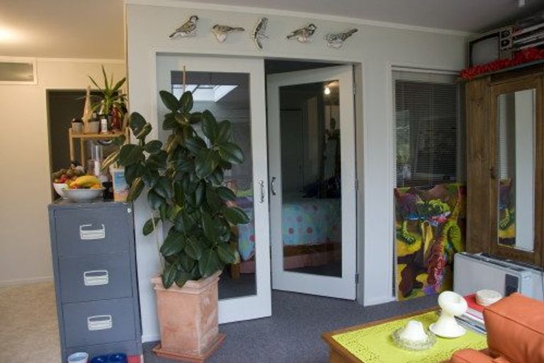 Photo of property in 2 Foyle Street, Island Bay, Wellington, 6023