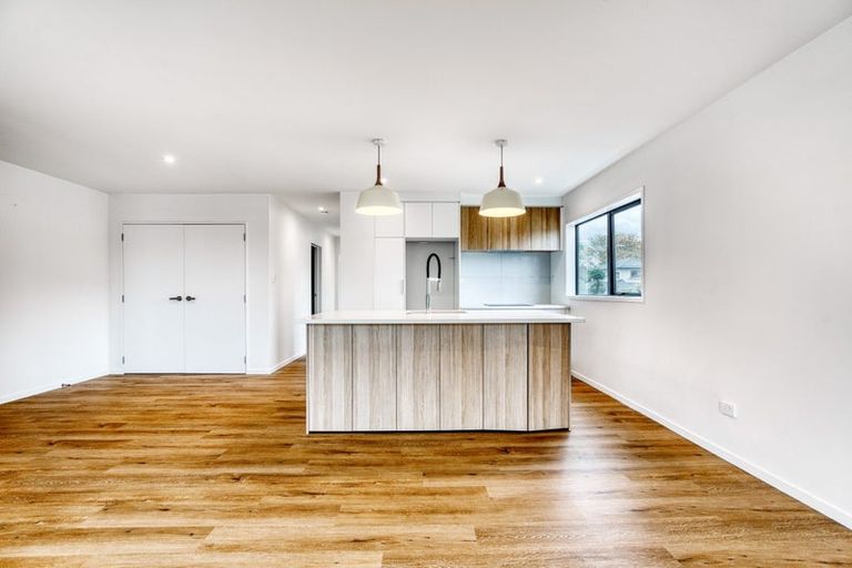 Photo of property in 4/5 Marsh Avenue, Forrest Hill, Auckland, 0620