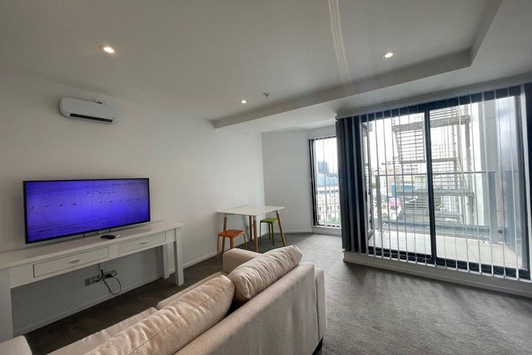 Photo of property in 365a Don Buck Road, Massey, Auckland, 0614