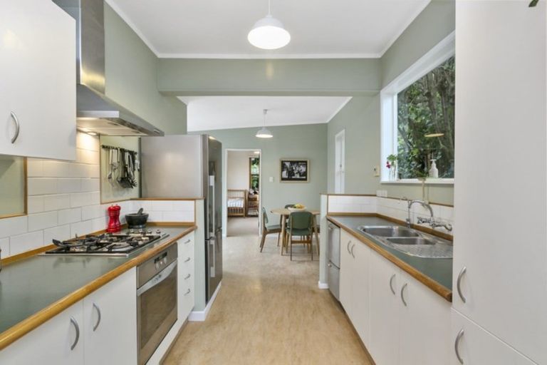 Photo of property in 71 Severn Street, Island Bay, Wellington, 6023