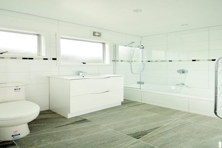 Photo of property in 72b Swaffield Road, Papatoetoe, Auckland, 2025