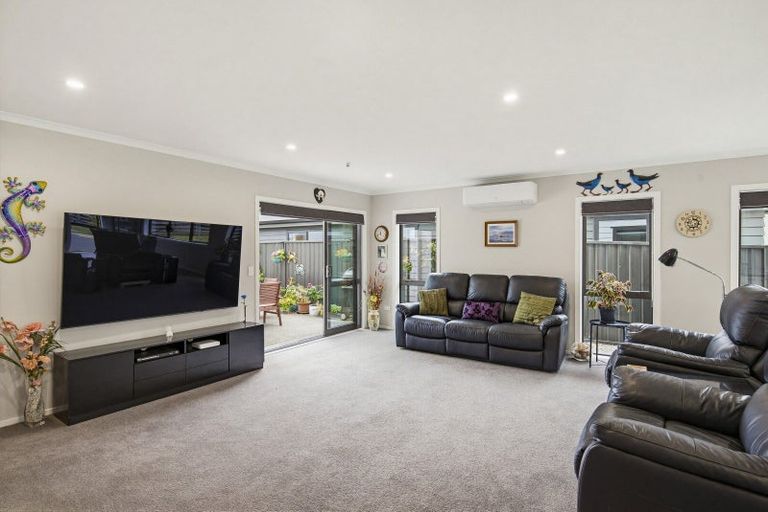 Photo of property in 12 Enereta Road, Otaki, 5512