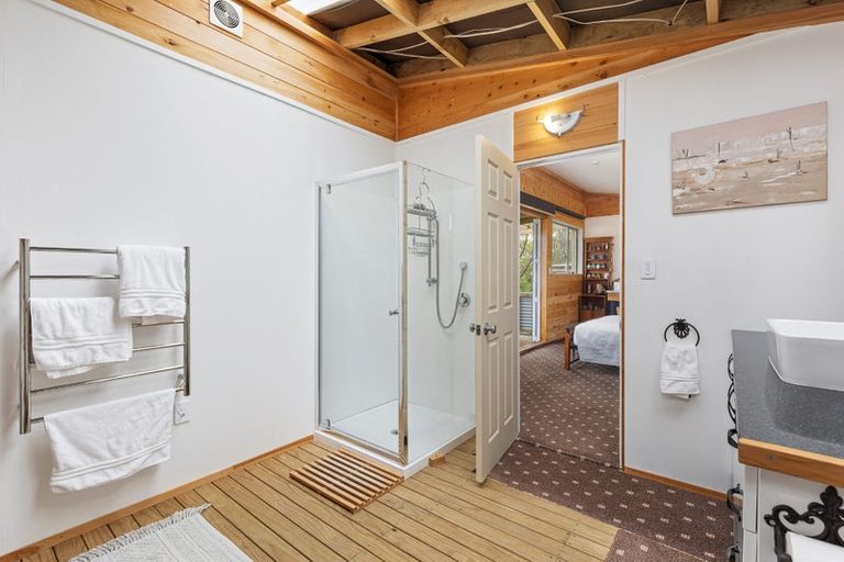 Photo of property in 198 Rautawhiri Road, Helensville, 0875