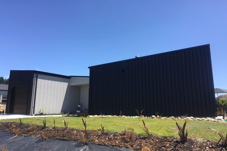 Photo of property in Luggate Park, 10 Cooper Crescent, Luggate, Wanaka, 9383