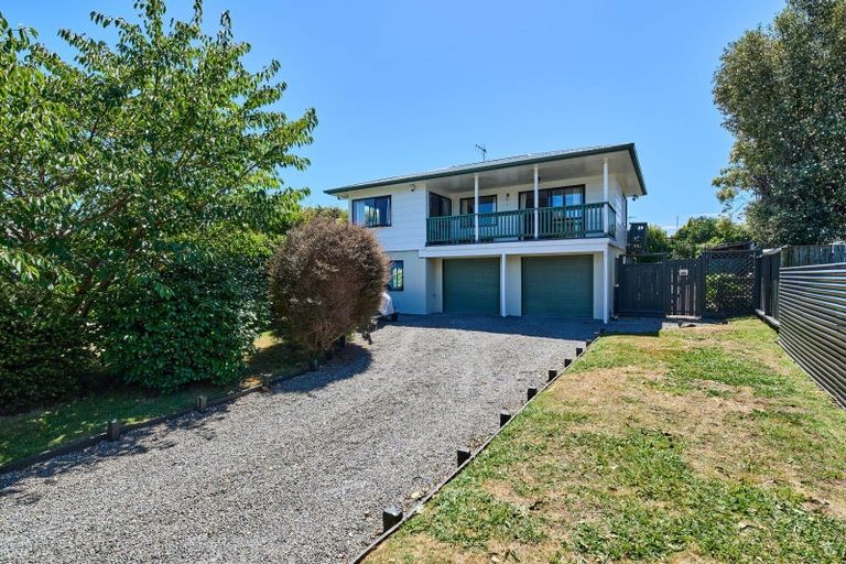 Photo of property in 8 Ross Grove, Paraparaumu, 5032