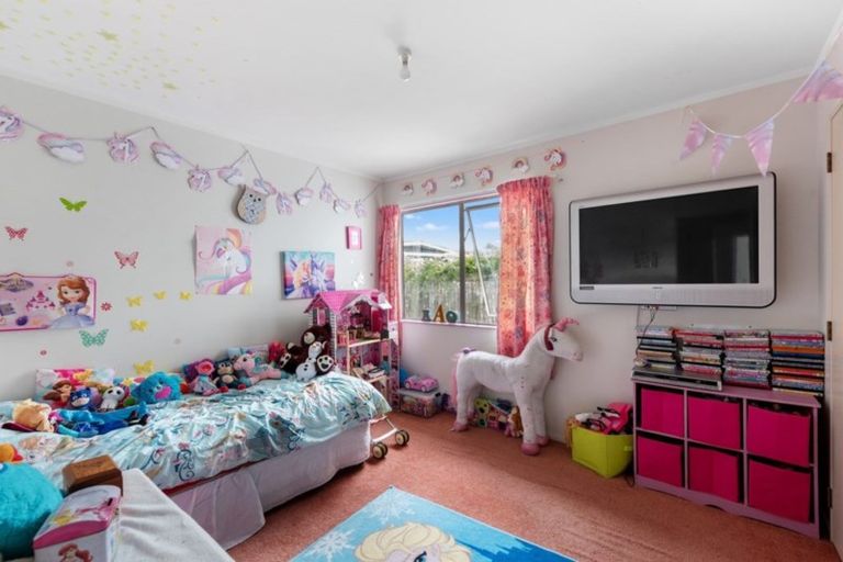 Photo of property in 18c Titoki Road, Waikanae Beach, Waikanae, 5036