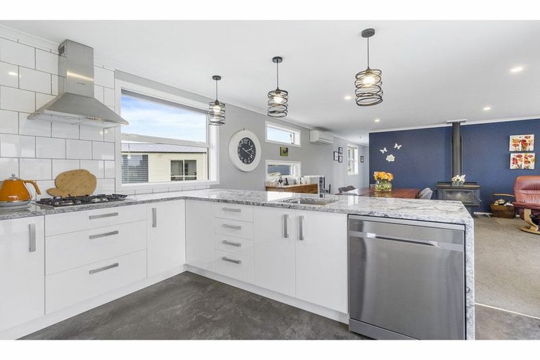 Photo of property in 27 King Street, Pareora, 7912