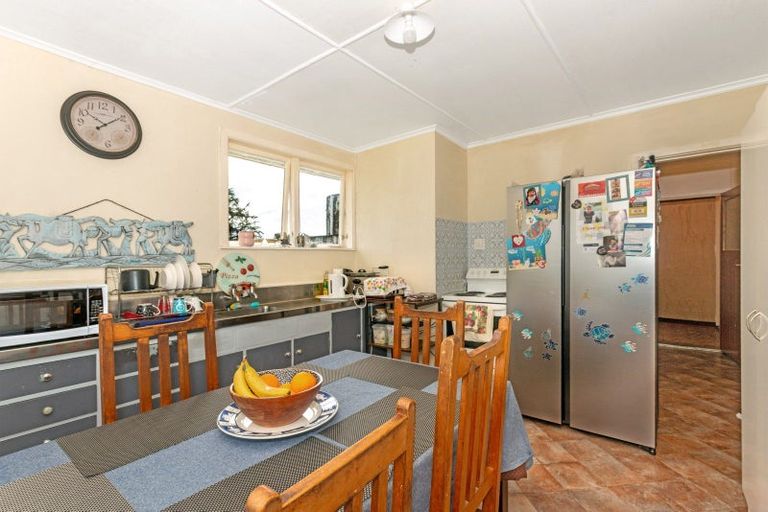 Photo of property in 35 Monkhouse Street, Tolaga Bay, 4077
