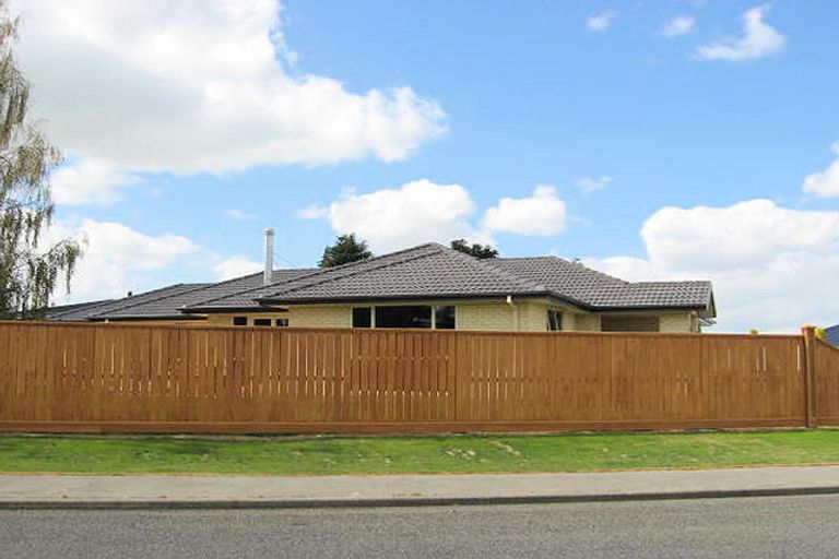 Photo of property in 29 Oakden Drive, Darfield, 7510